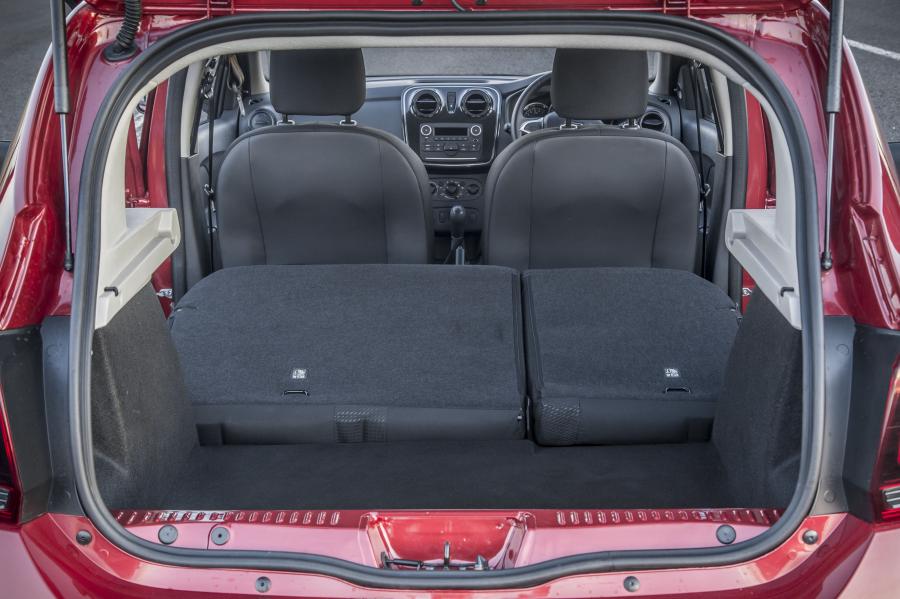 Багажник Dacia Sandero 2017 года  (UK) (фото 30 из 30)